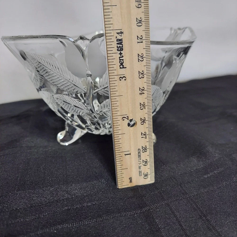 Vintage Fifth Avenue Crystal Frosted Bowl Etched Tulip with 3 Feet 4